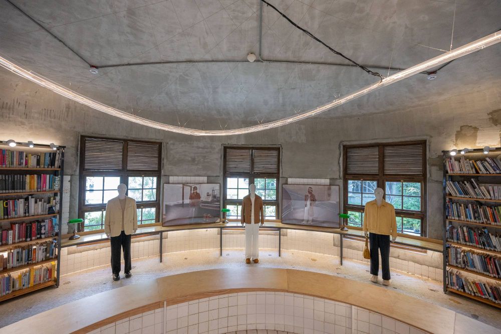 《愛情怎麼翻譯？》高允貞劇中超常穿這品牌！法國輕奢品牌SANDRO、投資一件能穿十年！-7