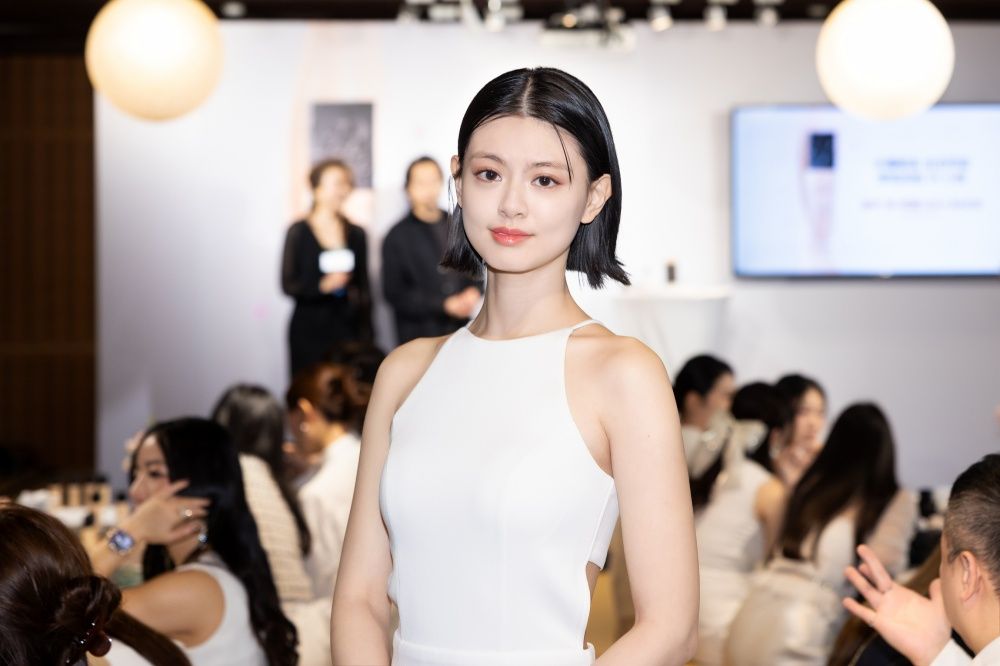 會呼吸的半霧底妝來了！黛珂全新「禪 微霧光持久粉底液」6個重點告訴妳、為什麼底妝控都在等這瓶！-10