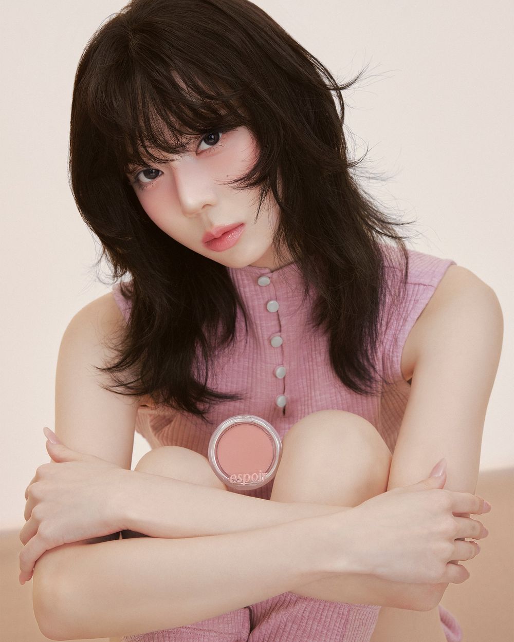 一上市就熱賣缺貨！2026早春韓國話題「磨皮腮紅」，Winter同款雙色疊刷公式必收藏，顯氣色又超有氛圍感！-6