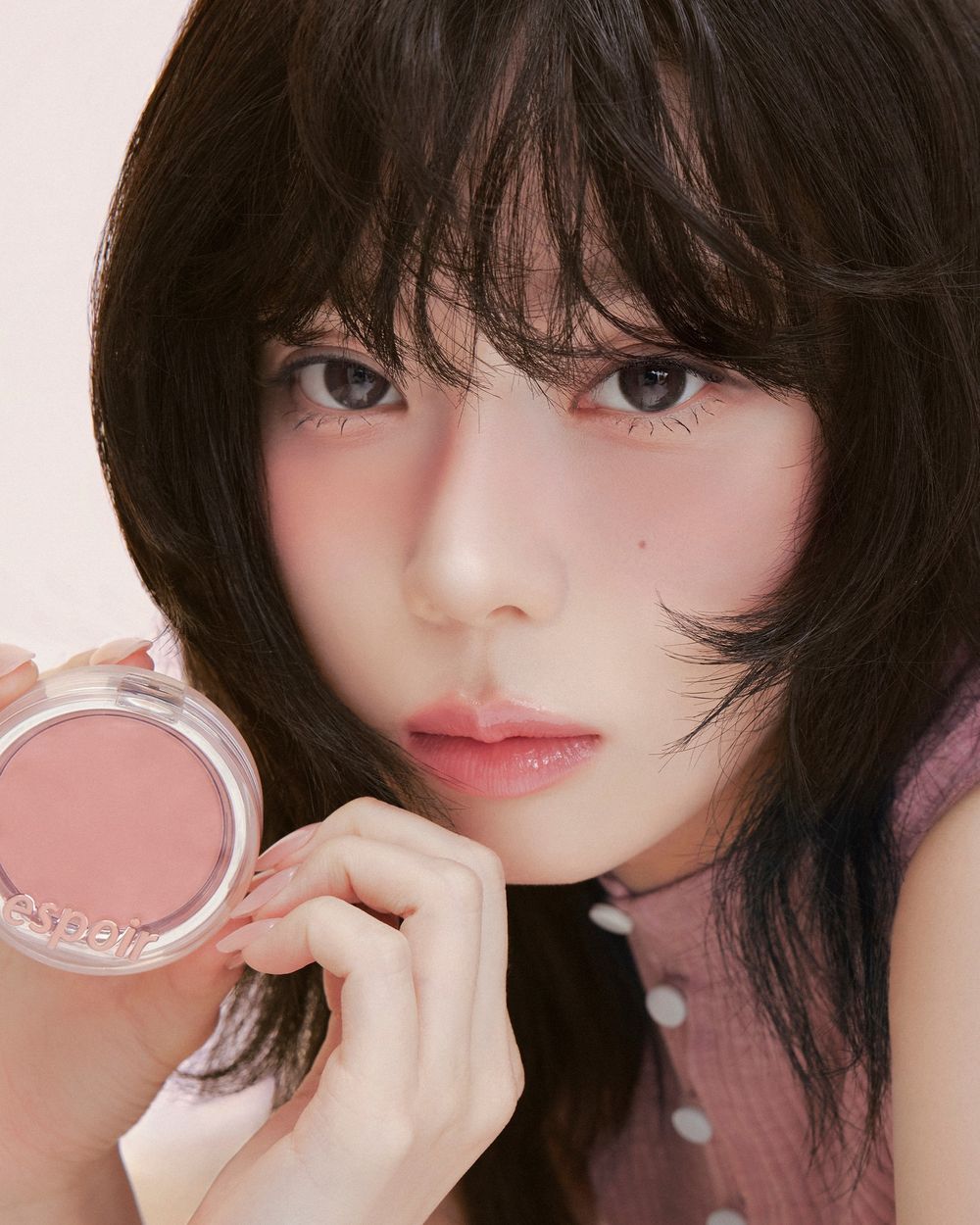 一上市就熱賣缺貨！2026早春韓國話題「磨皮腮紅」，Winter同款雙色疊刷公式必收藏，顯氣色又超有氛圍感！-9