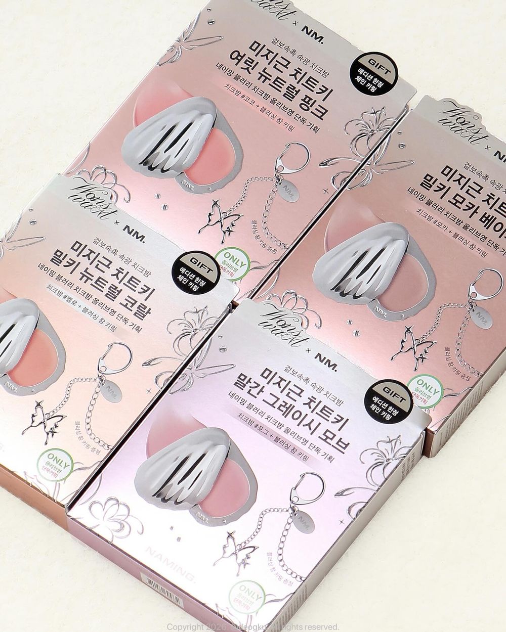 NAMING.又出招！韓女瘋搶「貝殼腮紅膏」，低飽和美色打造原生感紅暈，金屬感吊飾設計太想收藏！-15