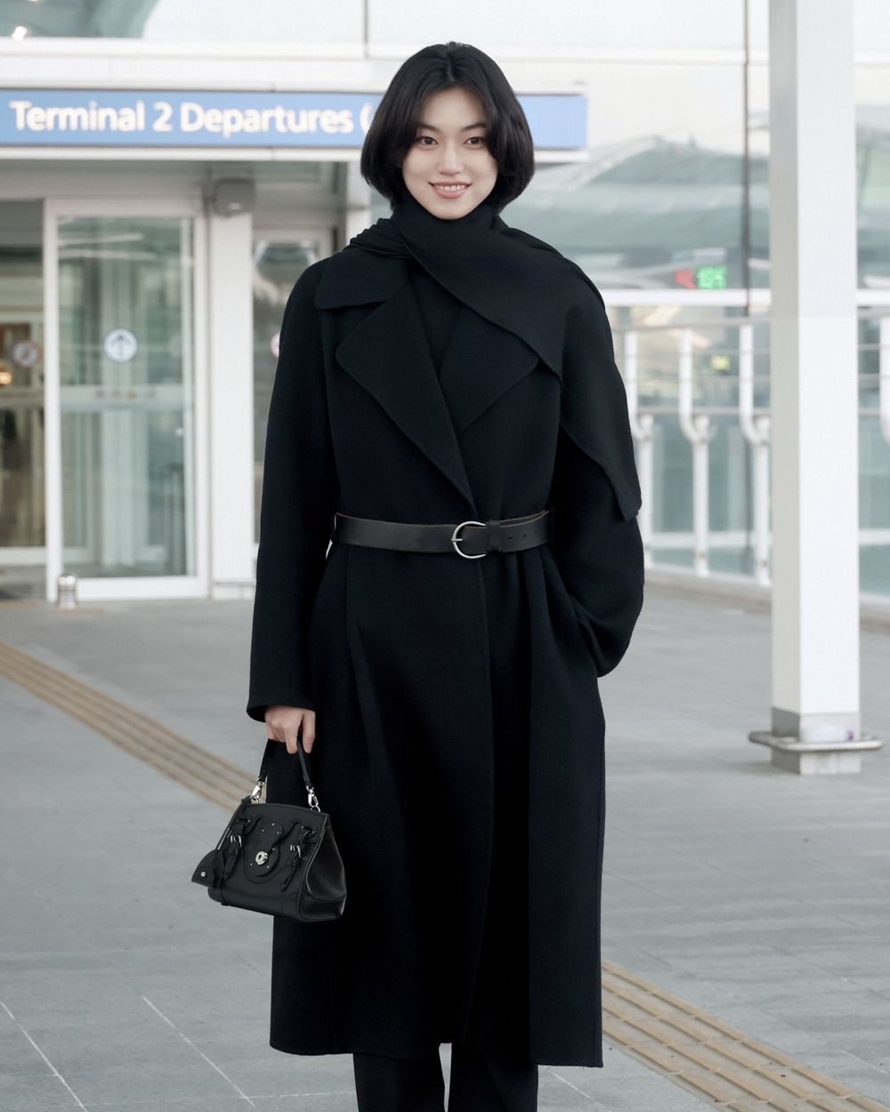 Ralph Lauren女神出發紐約大秀！老錢穿搭還得看Krystal、機場回眸甜笑迷暈全網！-2