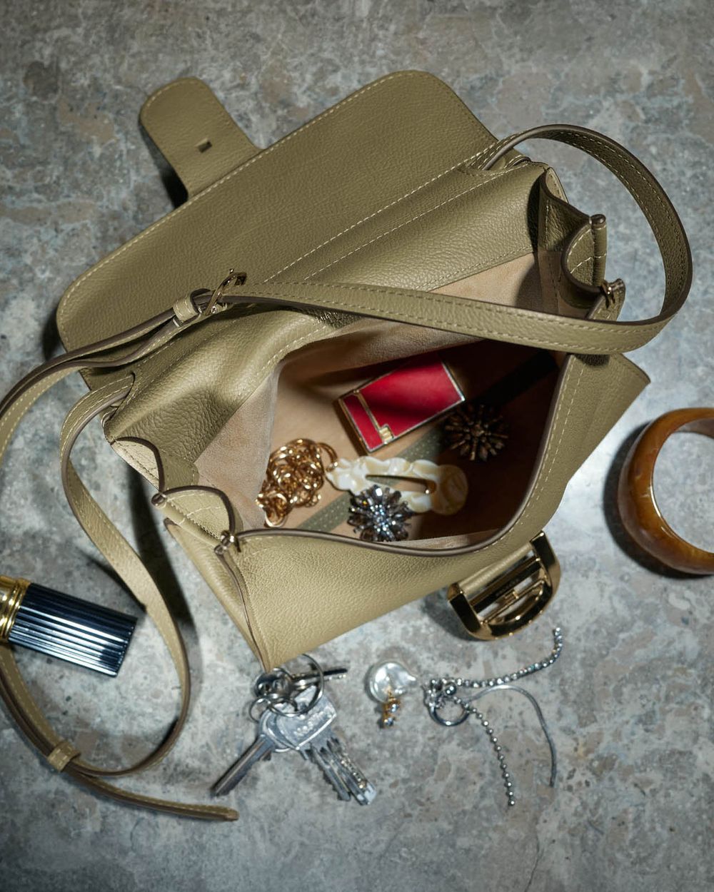 孔曉振45歲這狀態也太好了吧！現身豪門愛牌Delvaux活動「漫畫腿、鬆弛感美包」全網熱議！-4