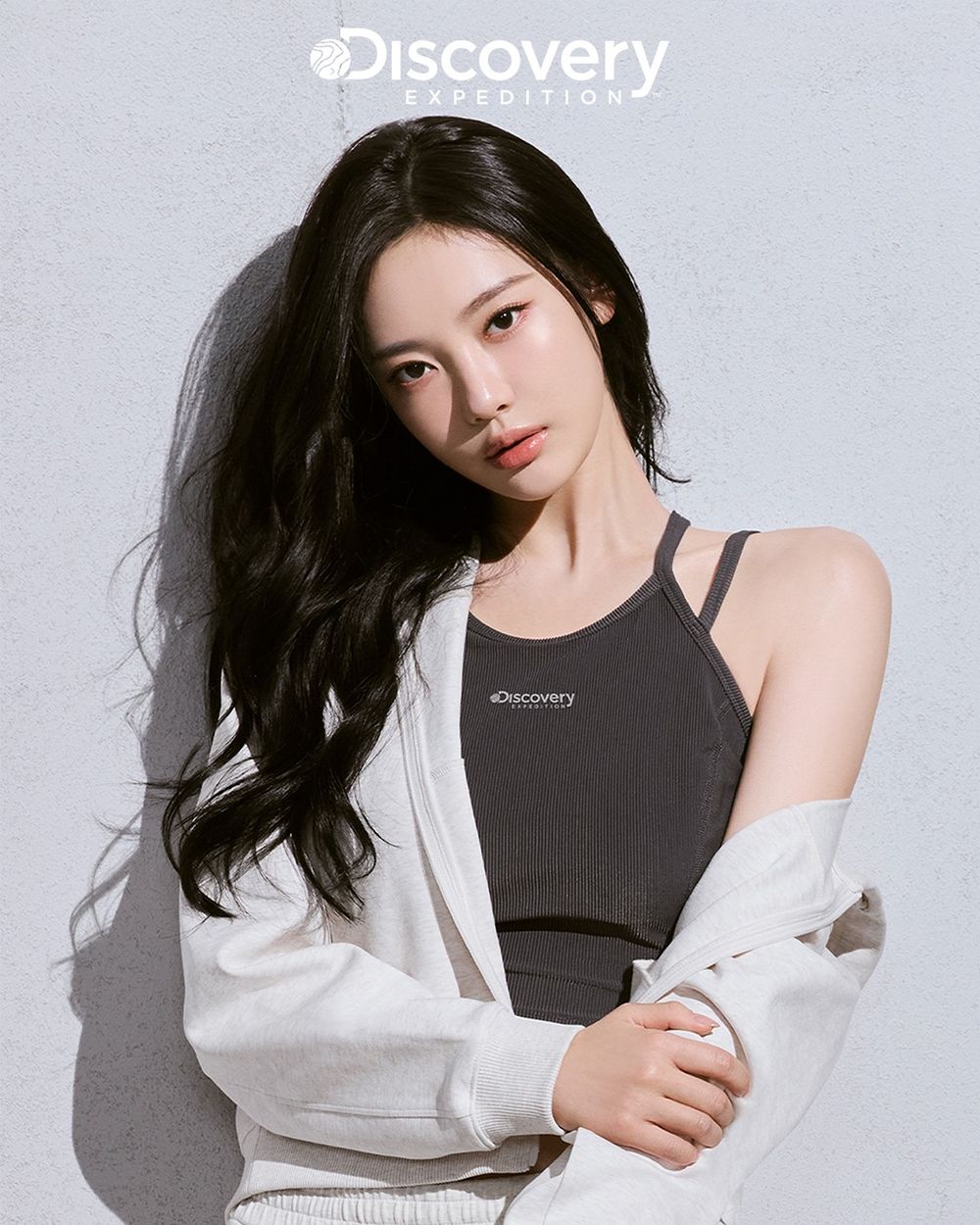 恭喜Ningning寧寧解鎖新代言！Discovery官宣形象照「直角肩、水蛇腰」人間AI身材超不科學！-2