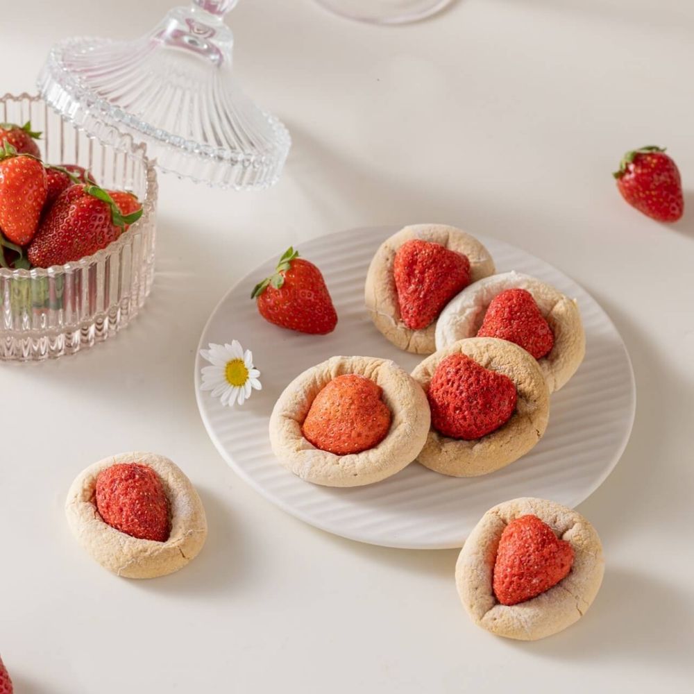2026草莓季宅配甜點推薦！超欠吃「雪焰草莓馬卡龍、草莓大福、草莓空氣脆餅」免排隊就吃得到！-5