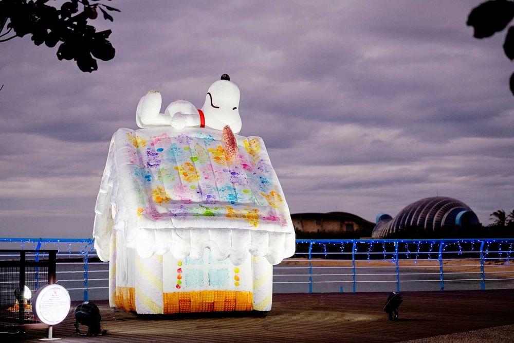 2026情人節限定打卡點！超巨大「史努比焦糖巧克力甜甜圈、露西波堤圈」主題燈飾限時30天登場！-6