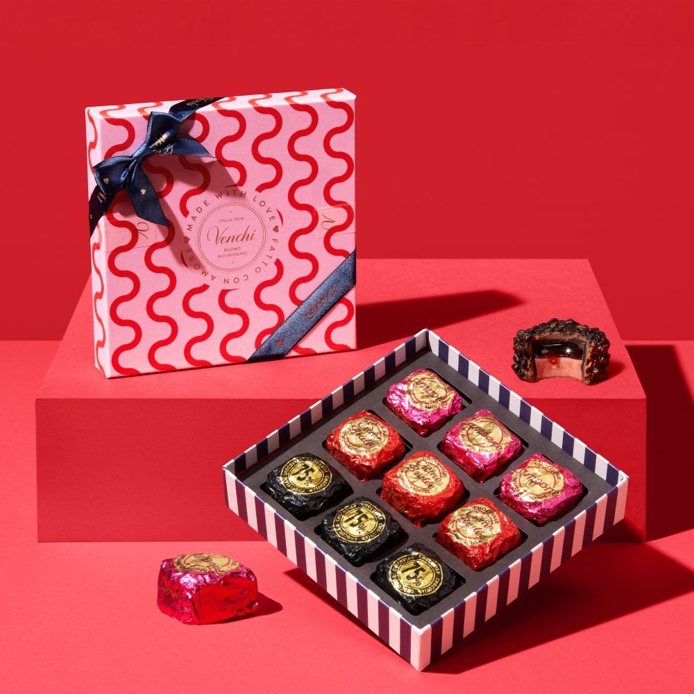 2026情人節甜點推薦！Ladurée邱比特馬卡龍禮盒可愛翻、LADY M愛心草莓抹茶千層限時兩天開賣！-17