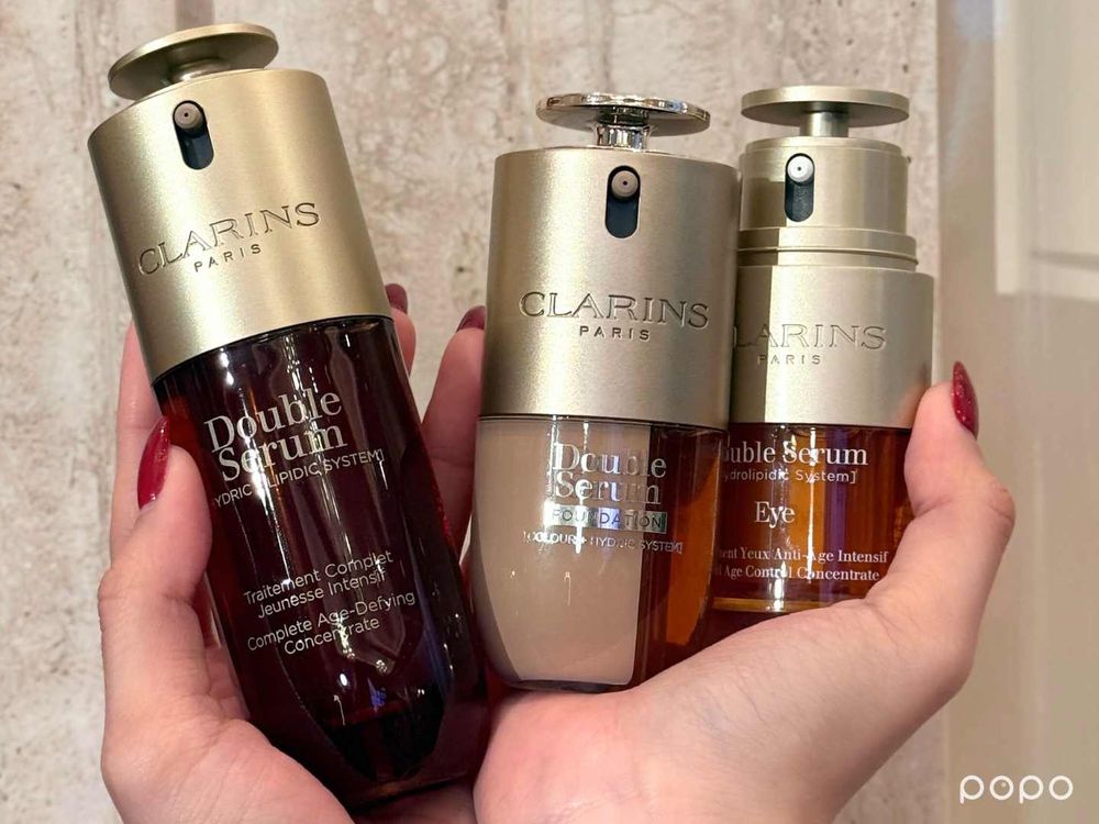 紅遍全球克蘭詩雙管粉底台灣開賣！經典雙萃入妝，精華＋光感粉底乳完美比例，打造真正能讓肌膚越來越細緻的養膚底妝！-4