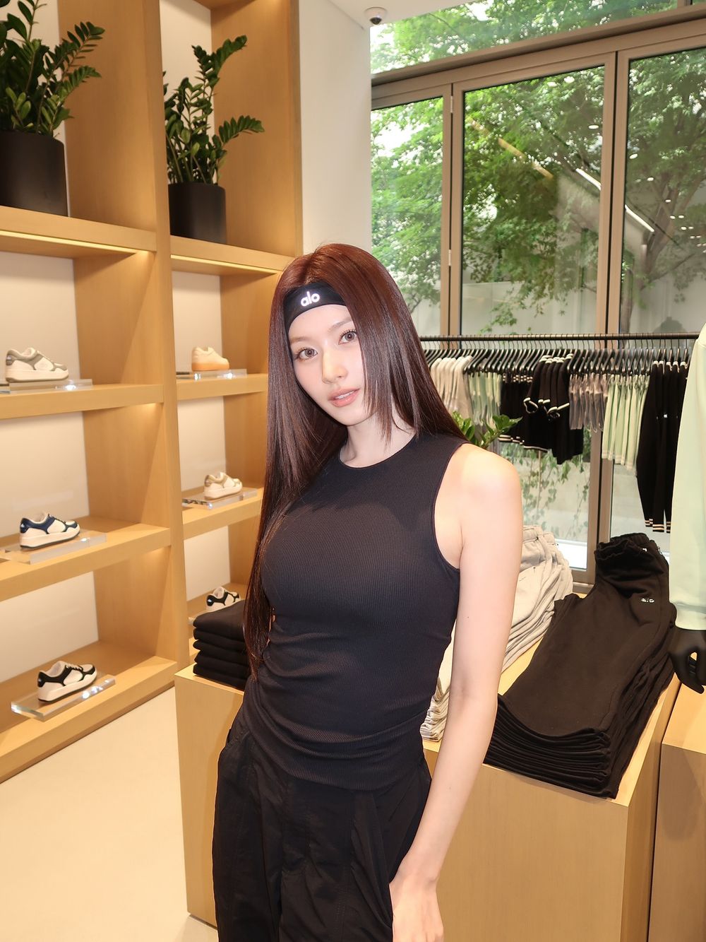 盤點6位瘦身後顏值逆襲的KPOP女偶像！Liz根本真人芭比，寧寧、智友美貌驚艷全網！-12