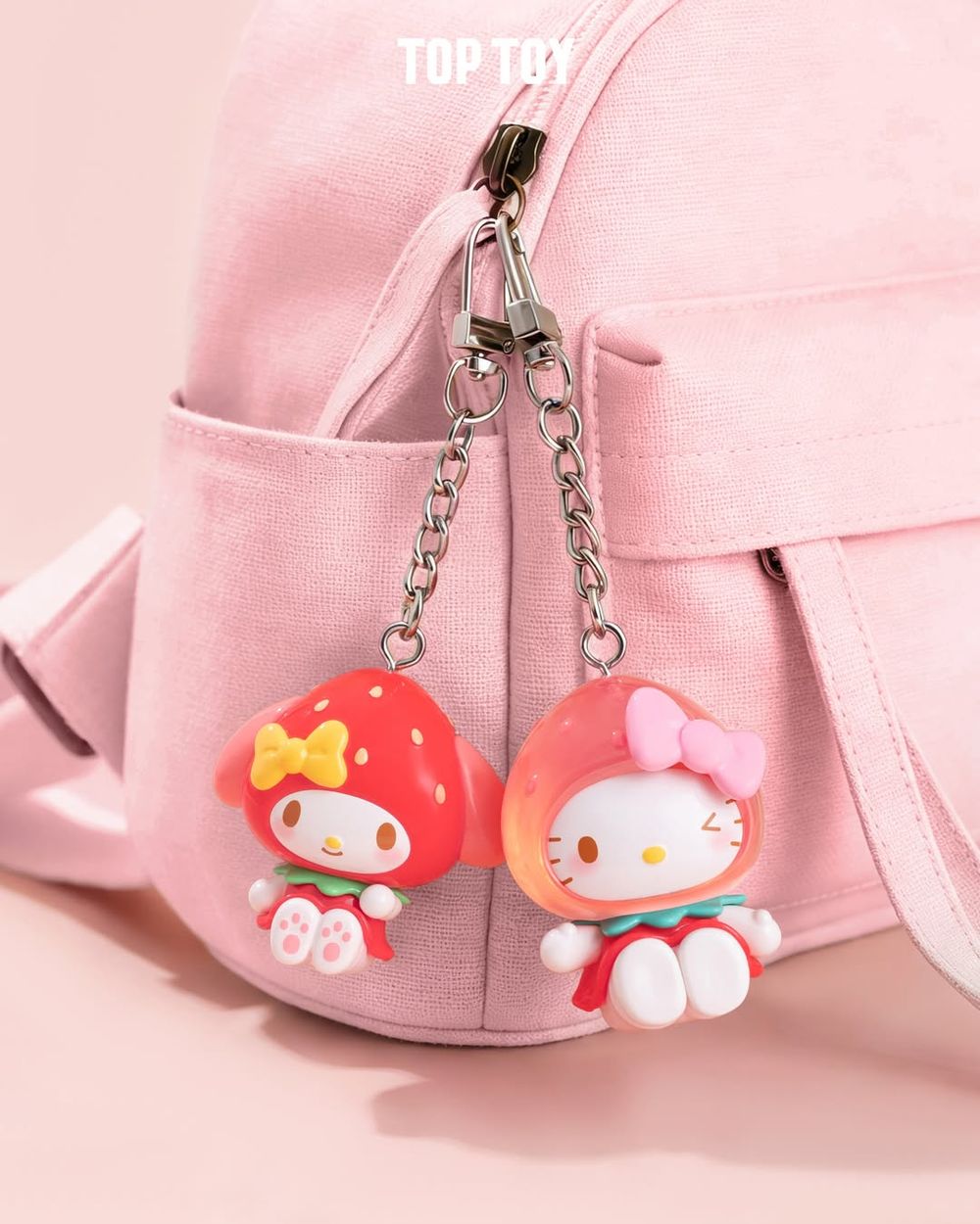 2026草莓季限定三麗鷗太可愛！超呆萌「草莓布丁狗絨毛吊飾、草莓Hello Kitty鑰匙圈」草莓控必買！-5