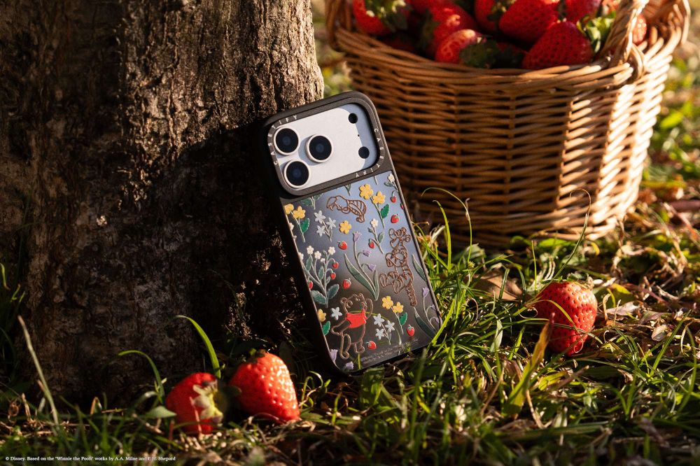 維尼粉融化！CASETiFY最新聯名是小熊維尼！插畫感「田園風格」超療癒、草莓手機吊飾得收藏！-1