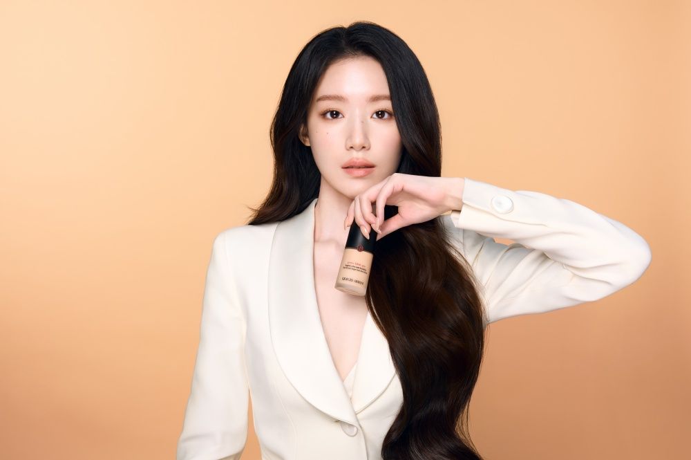 2026新春最強官宣！舒華解鎖Giorgio Armani水慕斯底妝大使，用高級冷白絲絨肌、寫下高訂底妝新標準！-2