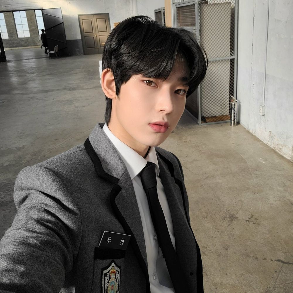 韓網票選最想一起上學的KPOP男偶像！明宰鉉風雲人物代表，韓維辰、元彬都是校園男神！-13