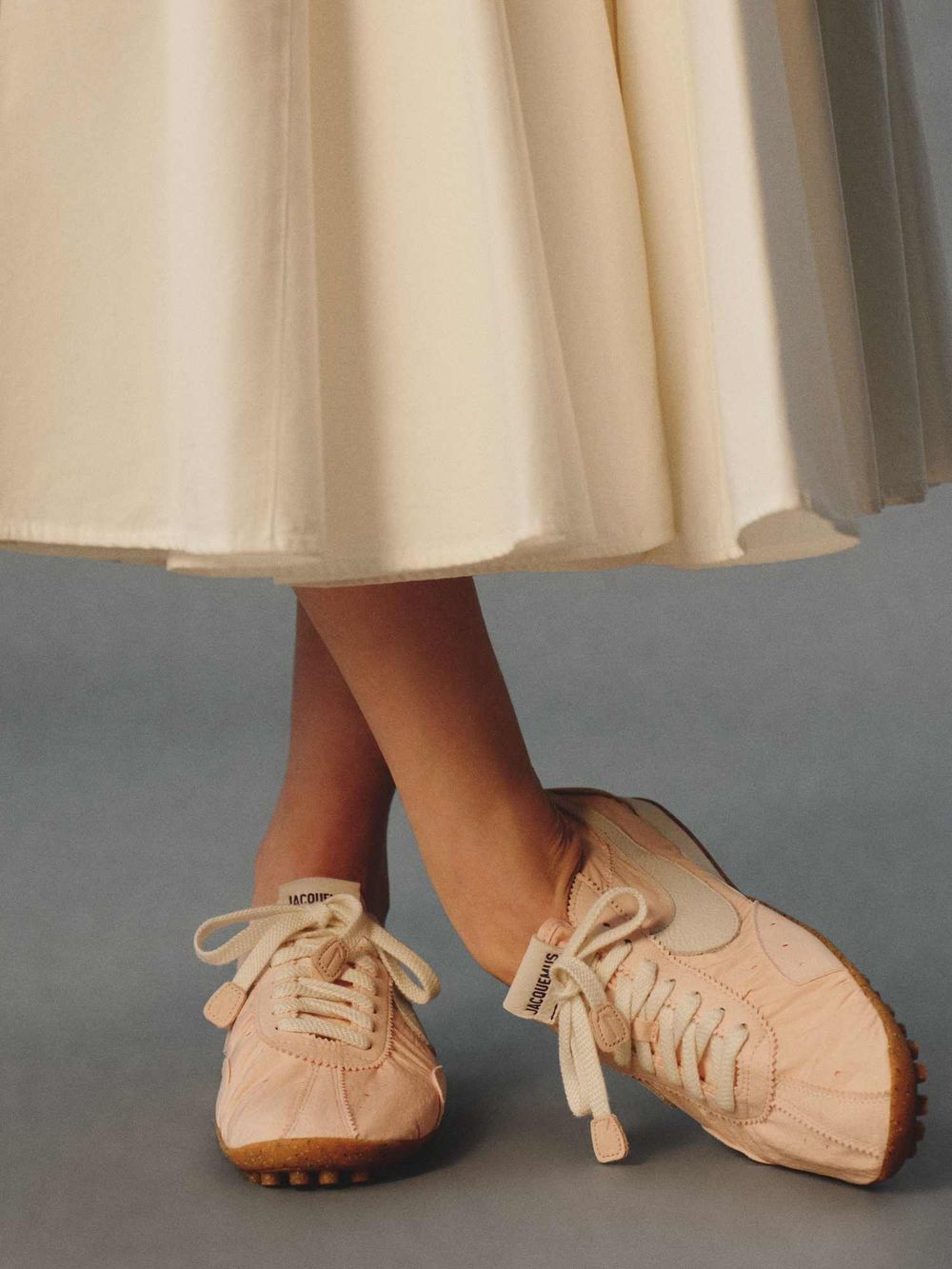 真的來了！Nike聯名JACQUEMUS「月亮薄底鞋」新色官網偷曝光！就是Lisa之前穿的那雙？！-9