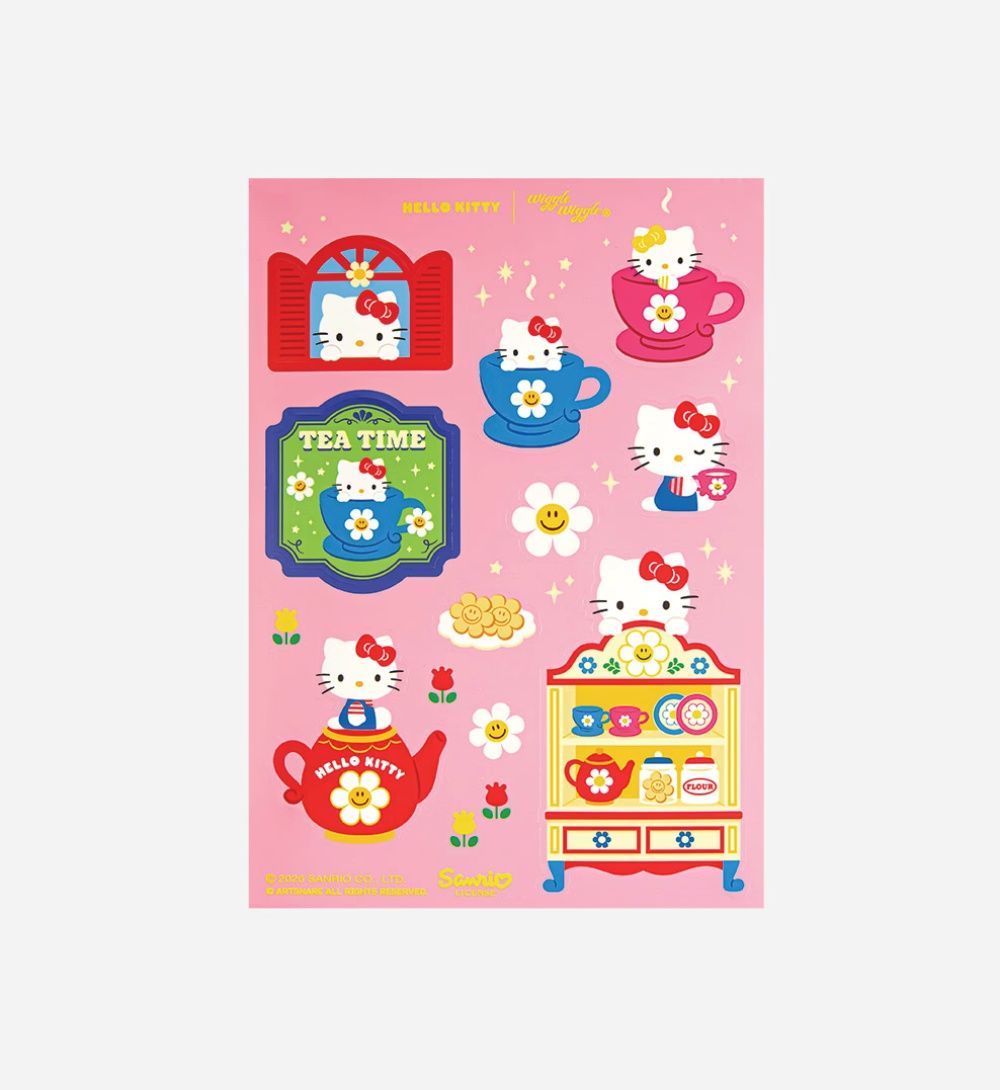 Hello Kitty跟韓國潮牌聯名啦！超可愛「抱小花凱蒂貓鑰匙圈、大頭Kitty毛絨拖鞋」全都太想買！-19