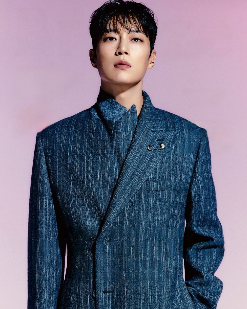 韓網公認7位「單眼皮男神」KPOP偶像！Hoshi倉鼠魅力席捲全球，V、Jin眼神超會放電-9