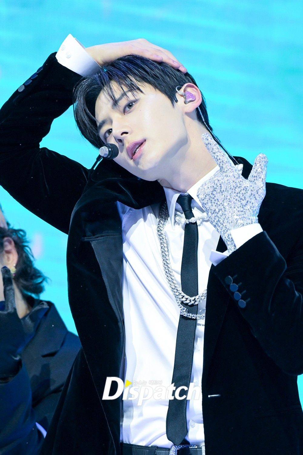 韓網公認7位「單眼皮男神」KPOP偶像！Hoshi倉鼠魅力席捲全球，V、Jin眼神超會放電-12