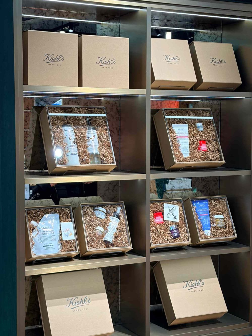 契爾氏大勢進駐南港LaLaport！打造全台最大「寵物友善」旗艦店，規劃毛孩休息區、保養觀念，逛街補貨也能帶著毛寶貝！-12