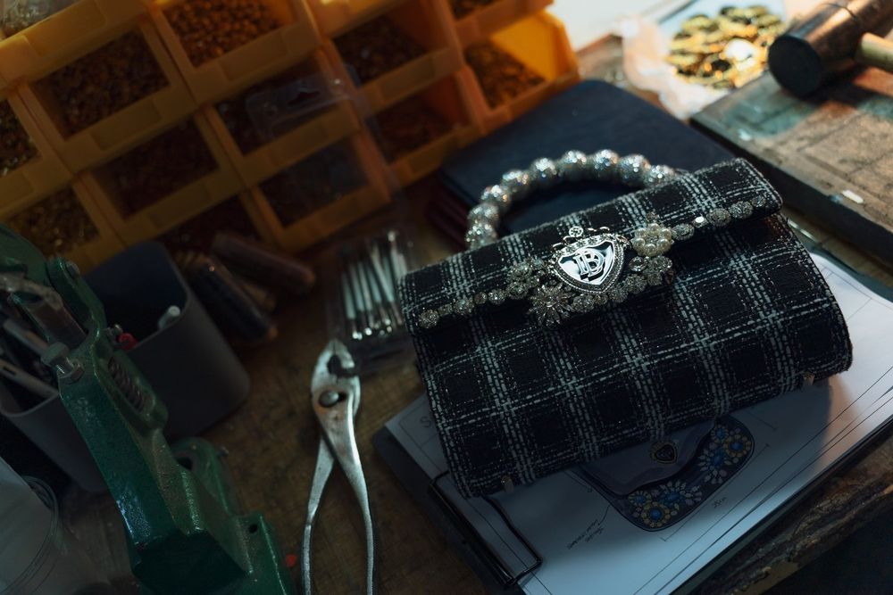 2026大黑馬神劇《莎拉的真偽人生》改編韓國真實案件！上流社會懸疑劇情、超富豪行頭也是大亮點！-9