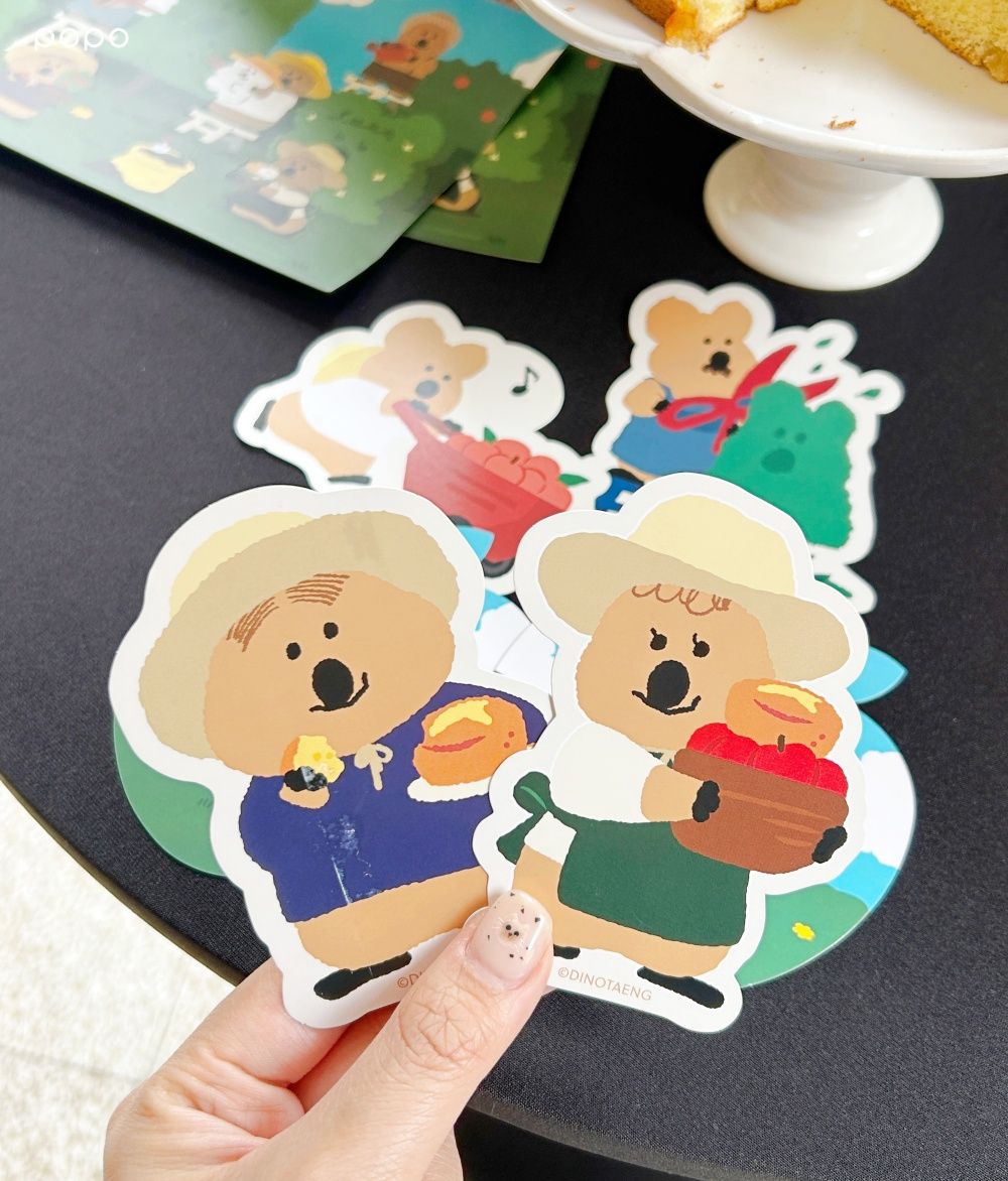 春上布丁蛋糕跟DINOTAENG聯名了！買限定蘋果蛋糕再送Q翻矮袋鼠提袋、滿額還能把貼紙帶回家！-16