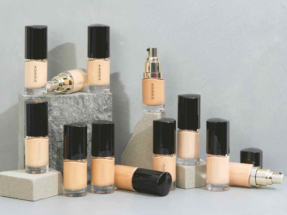 不是水光是高級貴氣光！SUQQU晶采艷澤粉底液升級回歸，「輕遮瑕＋持久貼膚」光膜底妝直接美到失焦！-5