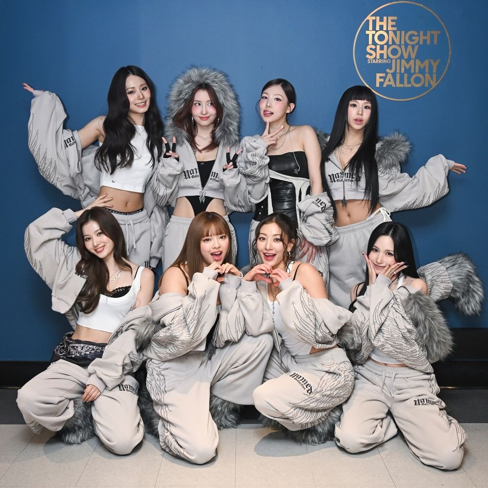 Momo超辣穿搭全網瘋狂！「危險深V連體衣」凹凸有致好身材、不愧是美胸女神代表！-10