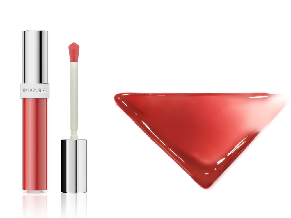PRADA光凍唇釉上市洗版韓網！金泰梨同款色號全網瘋搶，一抹「果凍玻璃唇」秒完成、熱搜霸榜精品嘟唇王誕生！-5