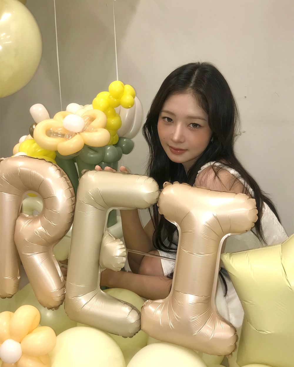 韓網公認6位最強「可愛系」女偶像！雨琦「小狗美」人氣爆棚，沅禧、Rei軟萌感十足-5