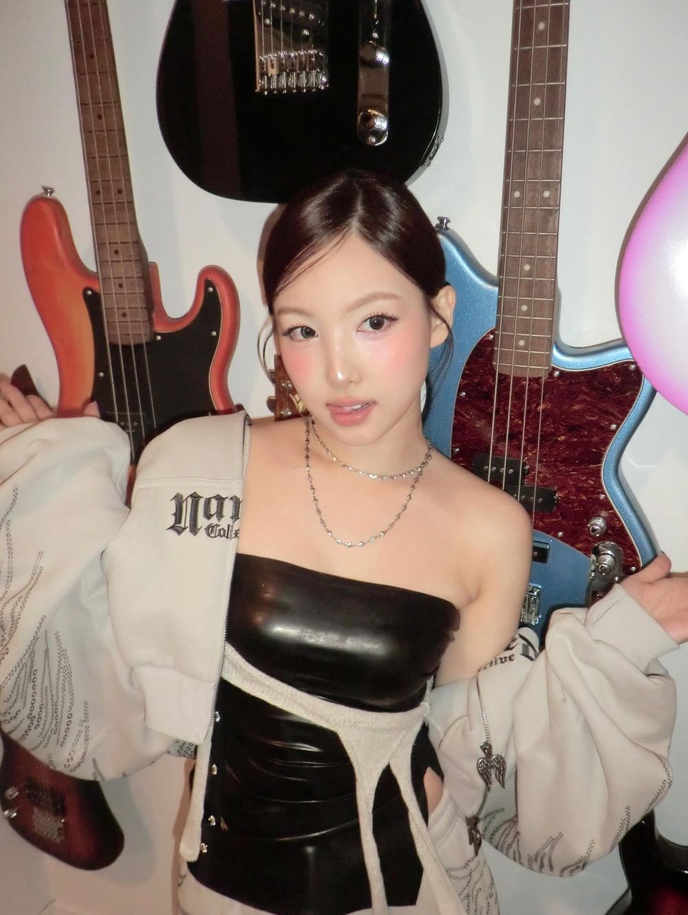 韓網公認6位最強「可愛系」女偶像！雨琦「小狗美」人氣爆棚，沅禧、Rei軟萌感十足-3