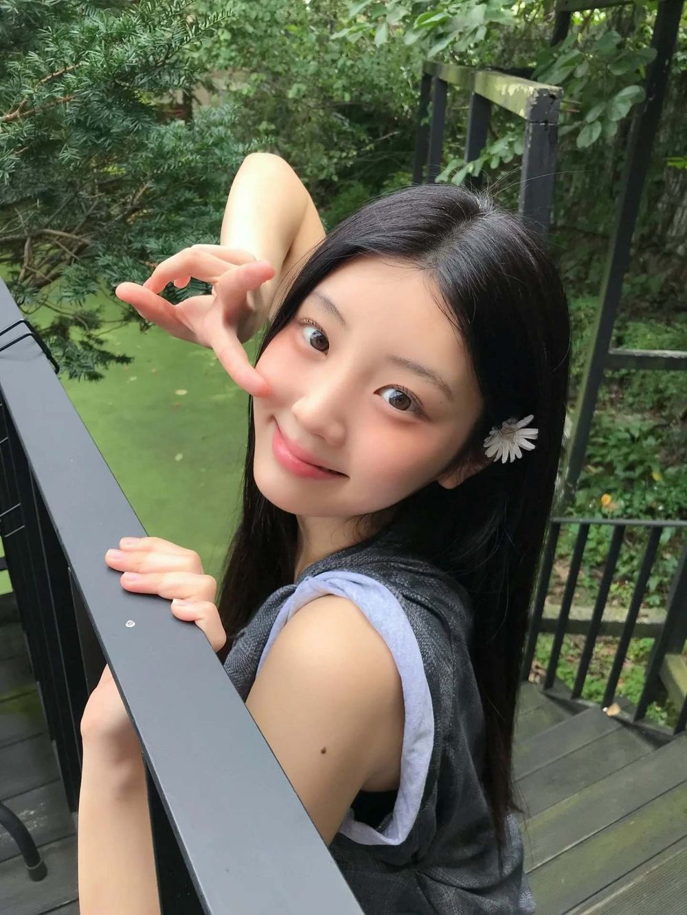 韓網公認6位最強「可愛系」女偶像！雨琦「小狗美」人氣爆棚，沅禧、Rei軟萌感十足-6