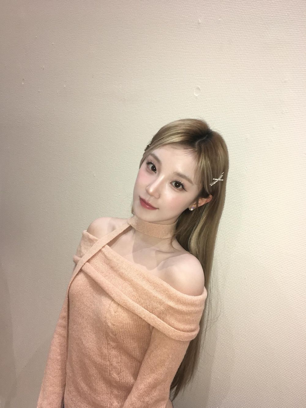 韓網公認6位最強「可愛系」女偶像！雨琦「小狗美」人氣爆棚，沅禧、Rei軟萌感十足-9