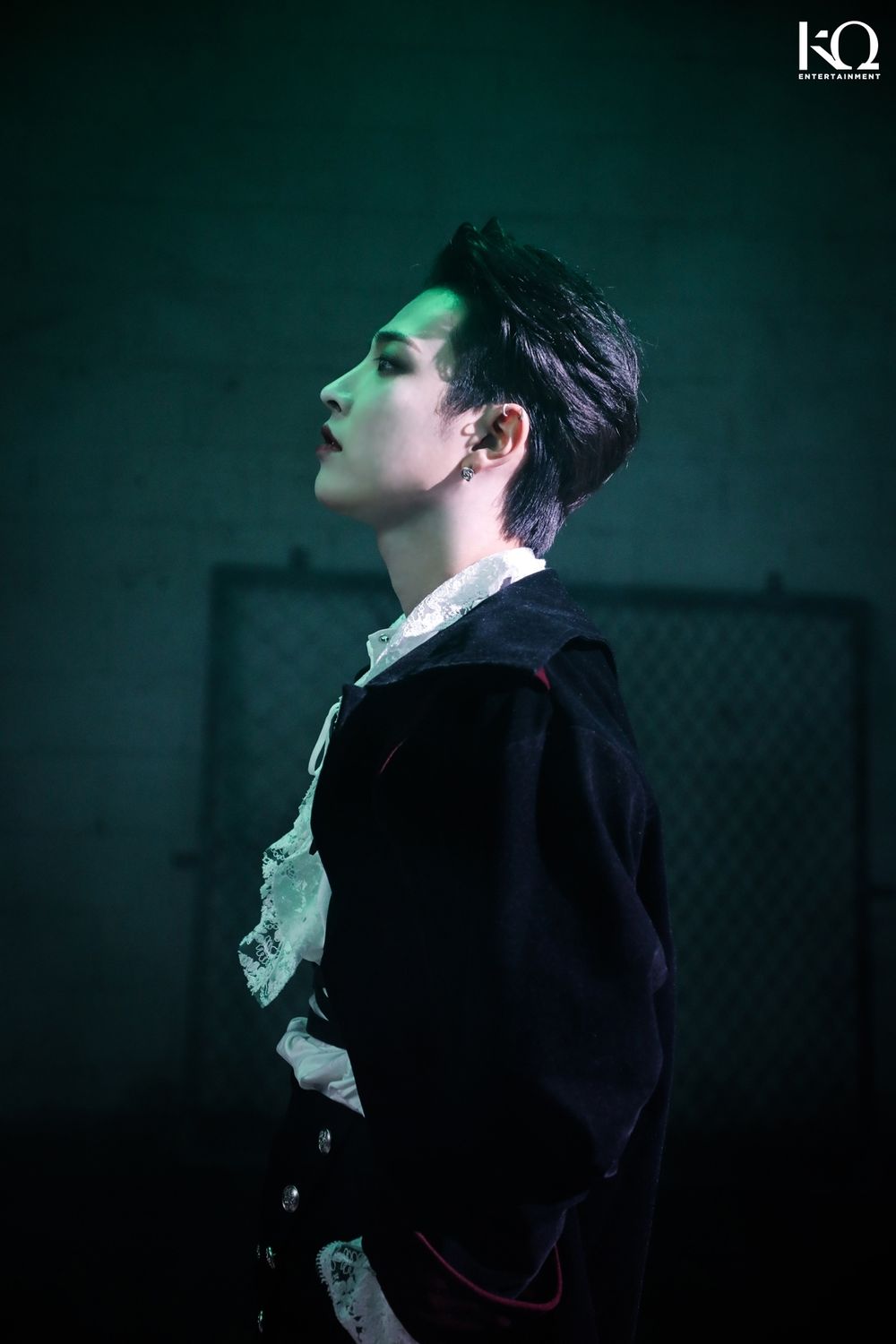 韓網票選7位最適合「非人類」概念的KPOP男偶像！Felix根本是精靈本體，成訓、鉉辰太像吸血鬼！-11