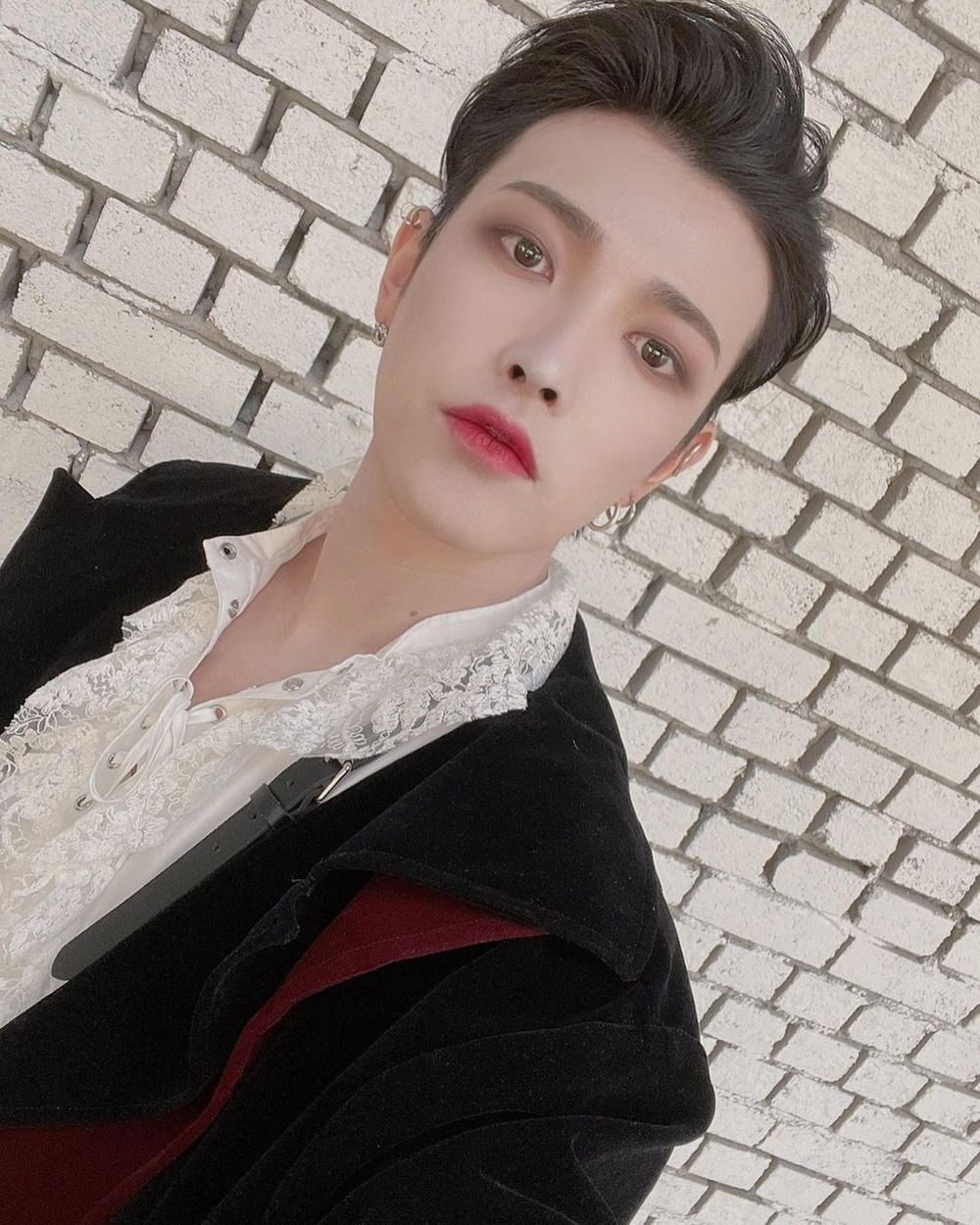 韓網票選7位最適合「非人類」概念的KPOP男偶像！Felix根本是精靈本體，成訓、鉉辰太像吸血鬼！-10