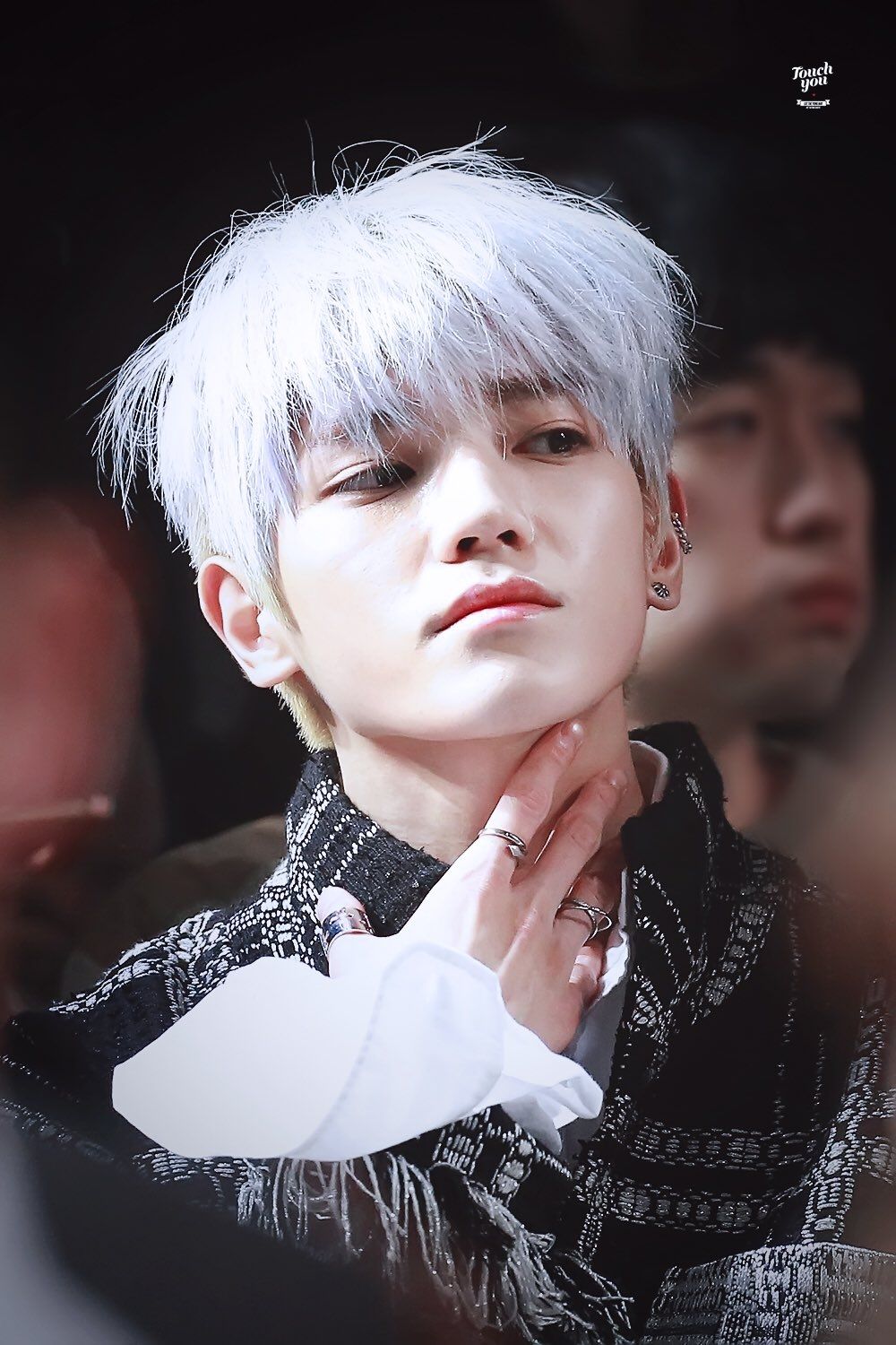 韓網票選7位最適合「非人類」概念的KPOP男偶像！Felix根本是精靈本體，成訓、鉉辰太像吸血鬼！-13