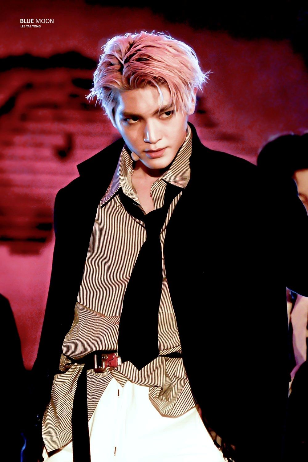 韓網票選7位最適合「非人類」概念的KPOP男偶像！Felix根本是精靈本體，成訓、鉉辰太像吸血鬼！-12