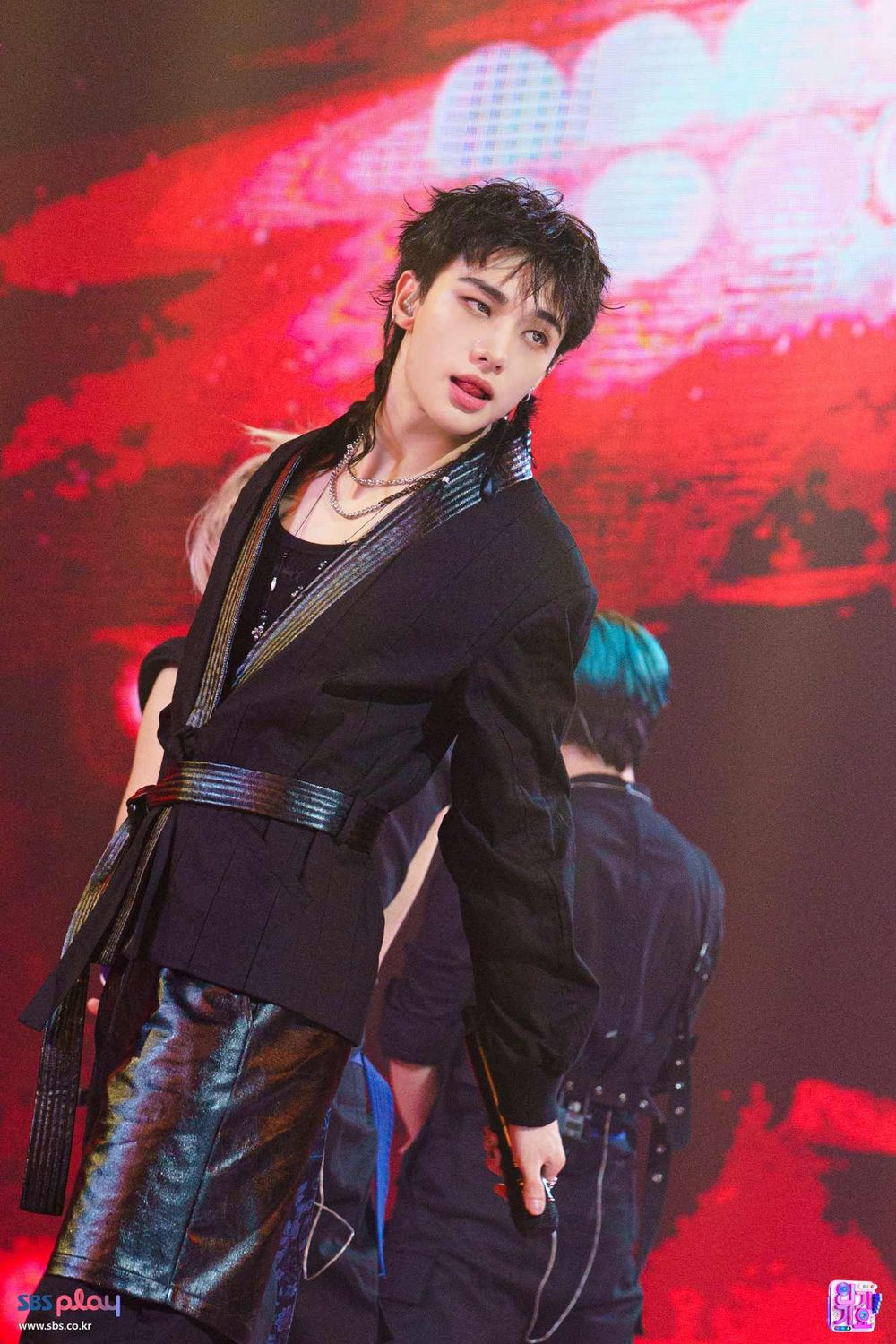 韓網票選7位最適合「非人類」概念的KPOP男偶像！Felix根本是精靈本體，成訓、鉉辰太像吸血鬼！-14