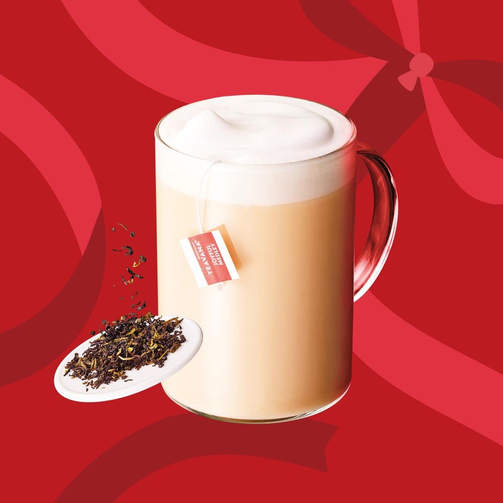 日本星巴克2025聖誕節限定飲品來了！「草莓綜合茶星冰樂」蝴蝶結餅乾裝飾太夢幻、還有薑餅拿鐵要喝！-3