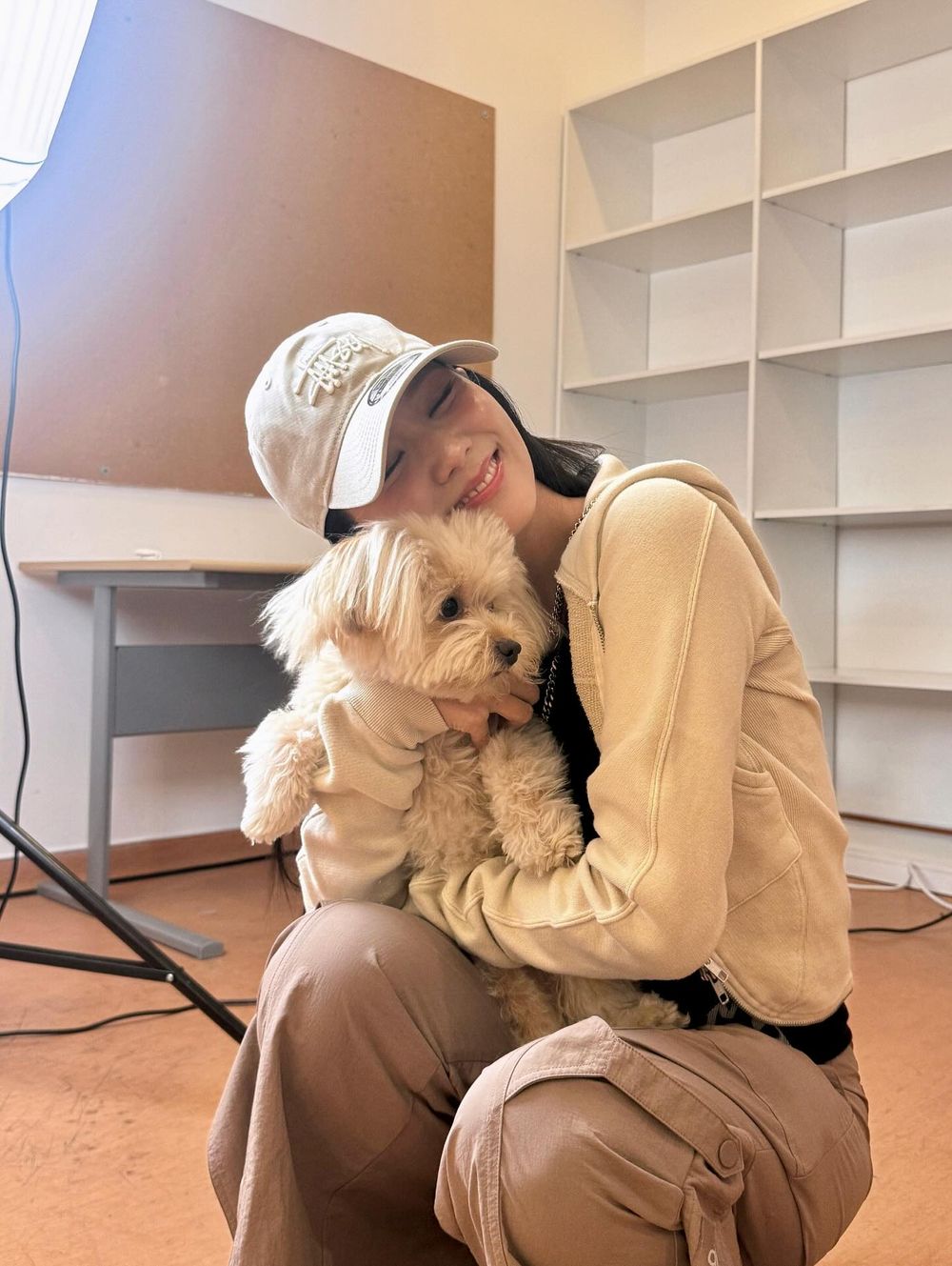 網評6位宅到出名的「棉被精靈」KPOP女偶像！Jisoo、IU不愛出門，宮脇咲良只想在家打電動！-7