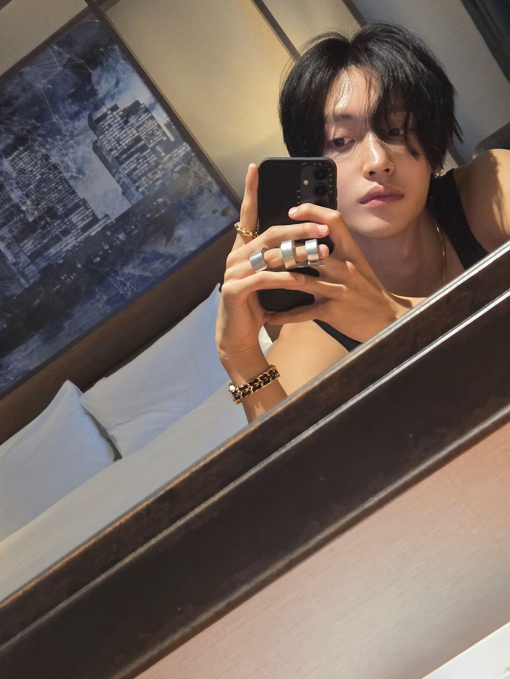 韓網公認6位超宅的「棉被精靈」KPOP男偶像！HAN全團最宅認證，元彬、元弼全上榜！-2