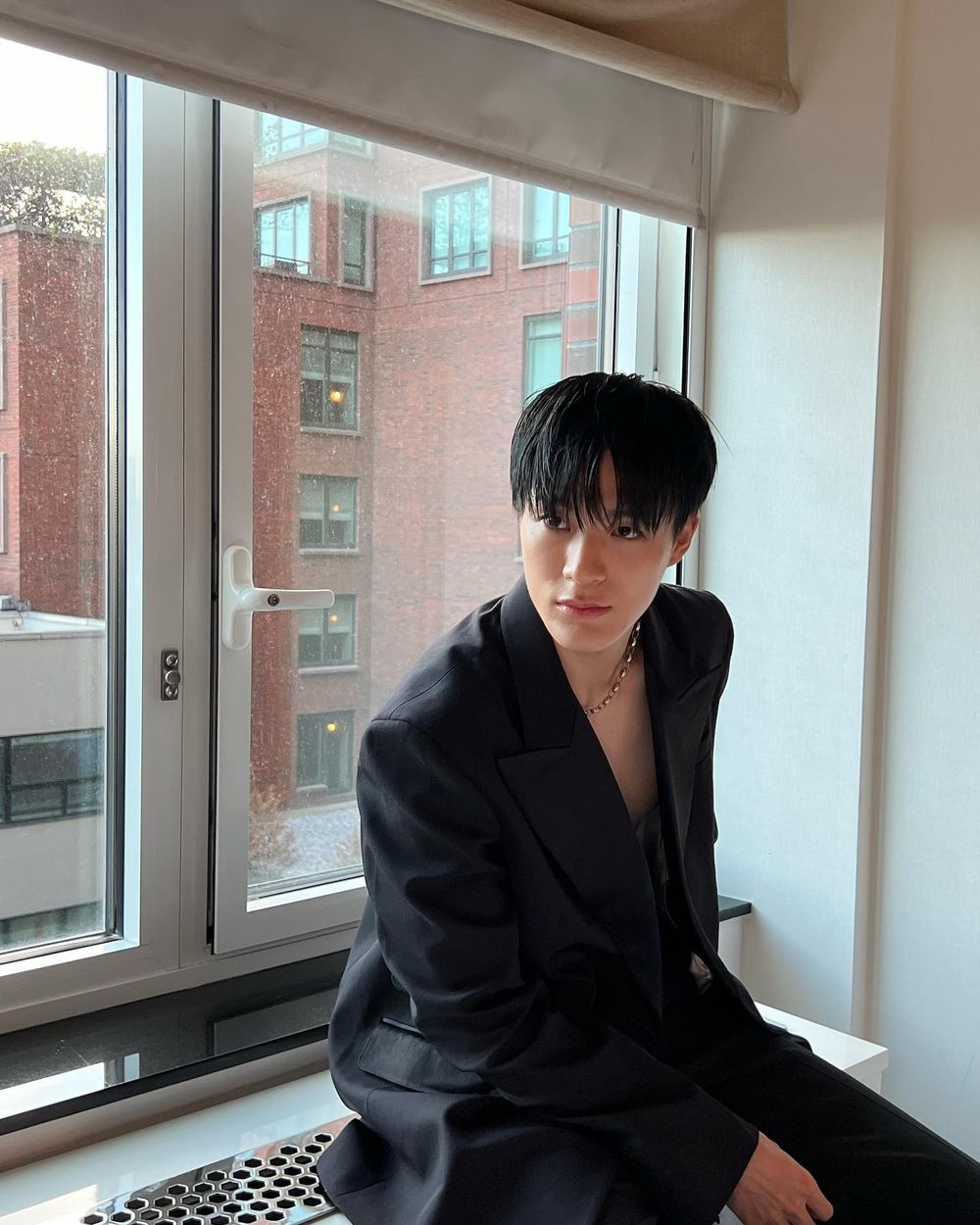 韓網公認6位超宅的「棉被精靈」KPOP男偶像！HAN全團最宅認證，元彬、元弼全上榜！-9