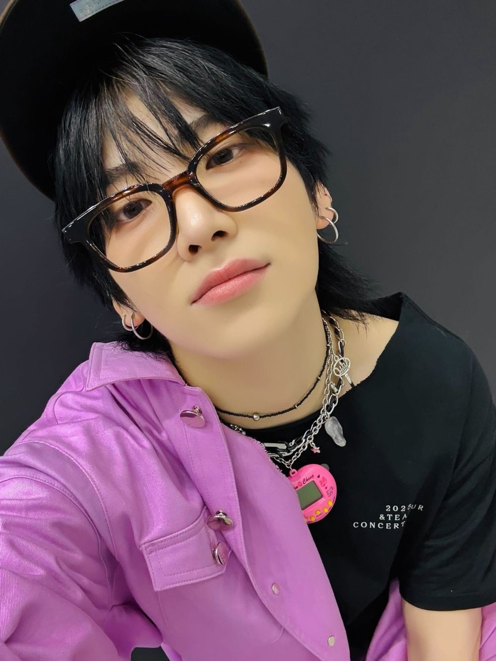 韓網公認6位超宅的「棉被精靈」KPOP男偶像！HAN全團最宅認證，元彬、元弼全上榜！-12