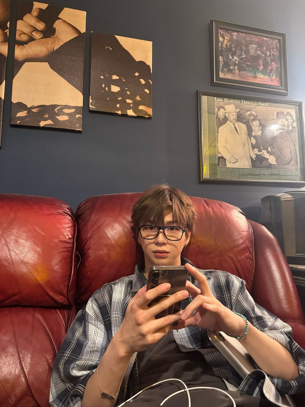 韓網公認6位超宅的「棉被精靈」KPOP男偶像！HAN全團最宅認證，元彬、元弼全上榜！-11