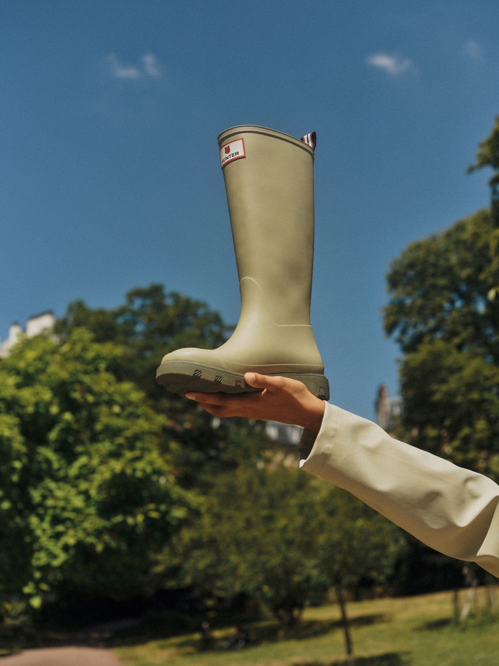 下雨好需要！Maison Kitsuné小狐狸「Hunter聯名」這雙根本最美雨靴天花板！-7