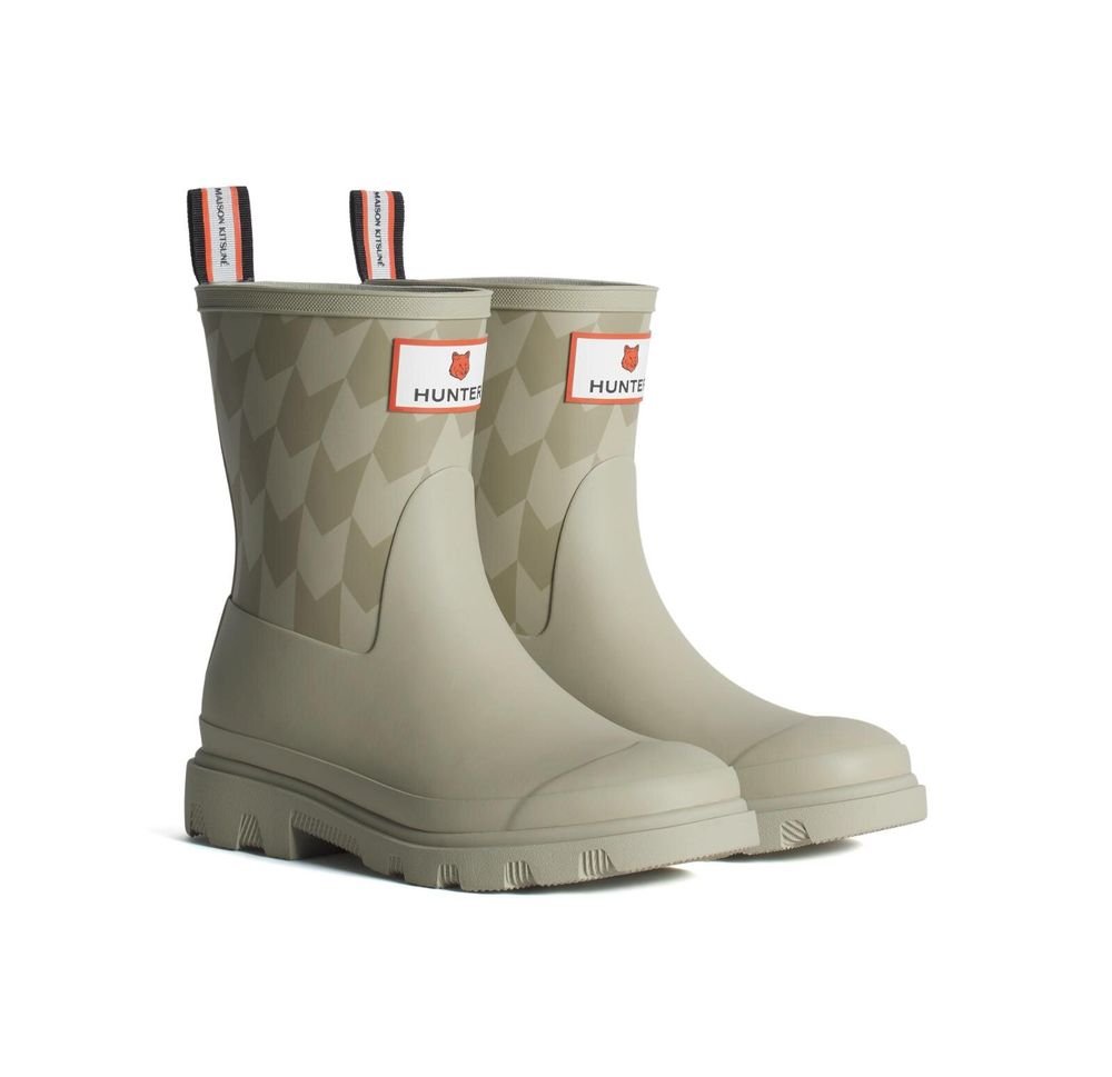 下雨好需要！Maison Kitsuné小狐狸「Hunter聯名」這雙根本最美雨靴天花板！-18