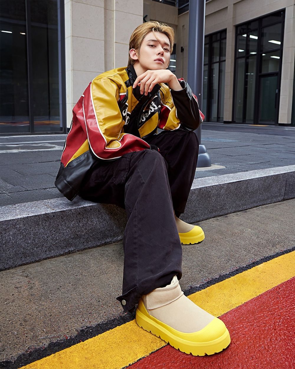 最會穿UGG的男人來了！TXT然竣代言照「腿長109公分」超狂比例看不膩！老公同款已經缺貨？！-4