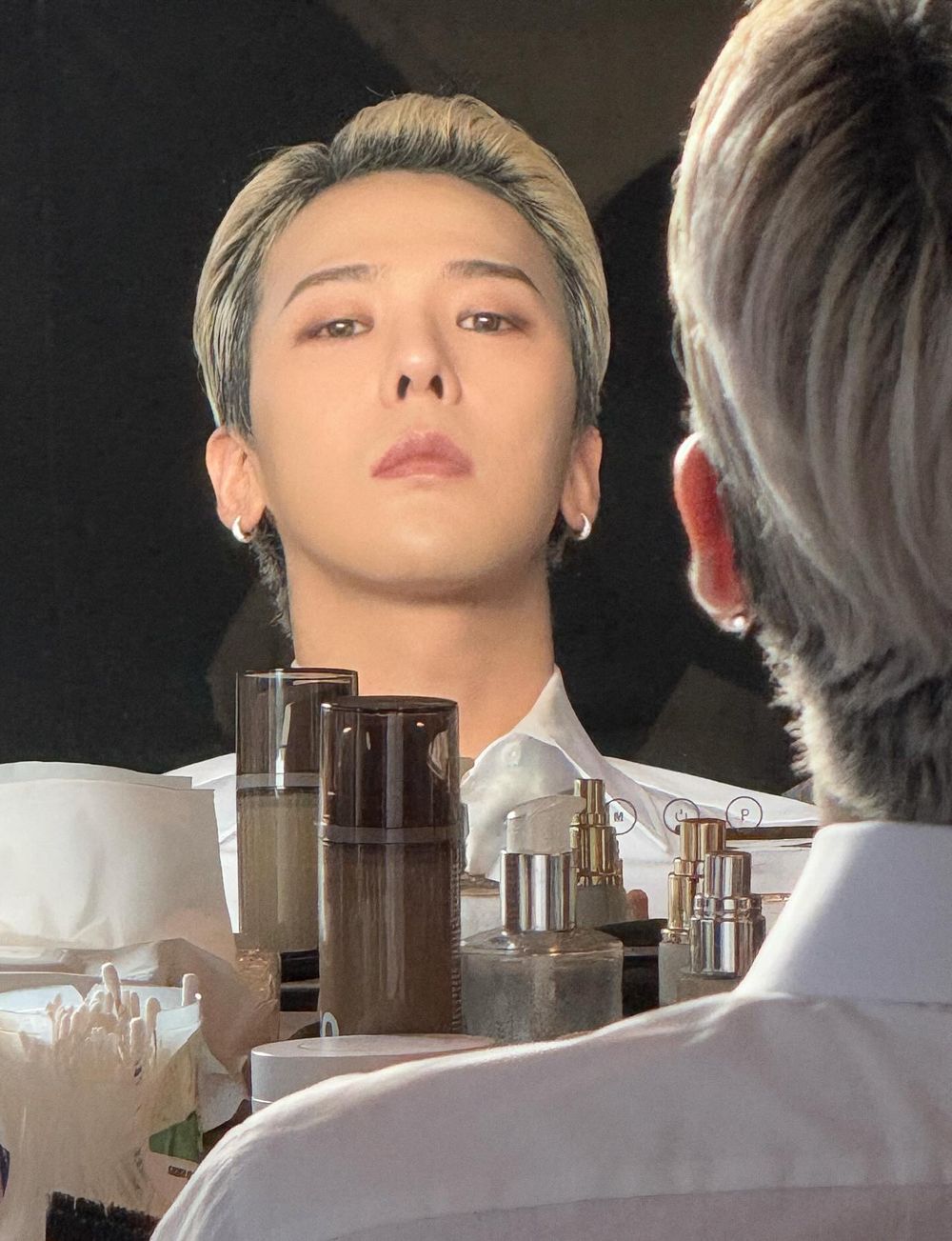 GD同款底妝找到了！化妝桌必擺雅詩蘭黛「粉持久、粉保濕」，加碼權志龍愛用居家擴香、洗髮精通通千元內入手！-10