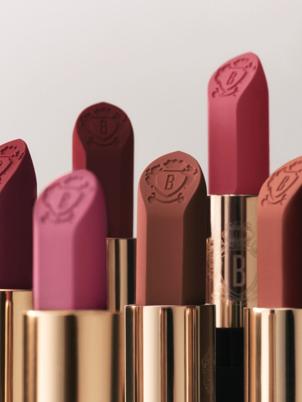 最保濕的霧面唇膏！芭比波朗「喀什米爾絲絨唇膏」絕美絨霧質地＋顯白玫瑰色，一抹滋潤、撫紋，韓國上市秒熱賣！-4