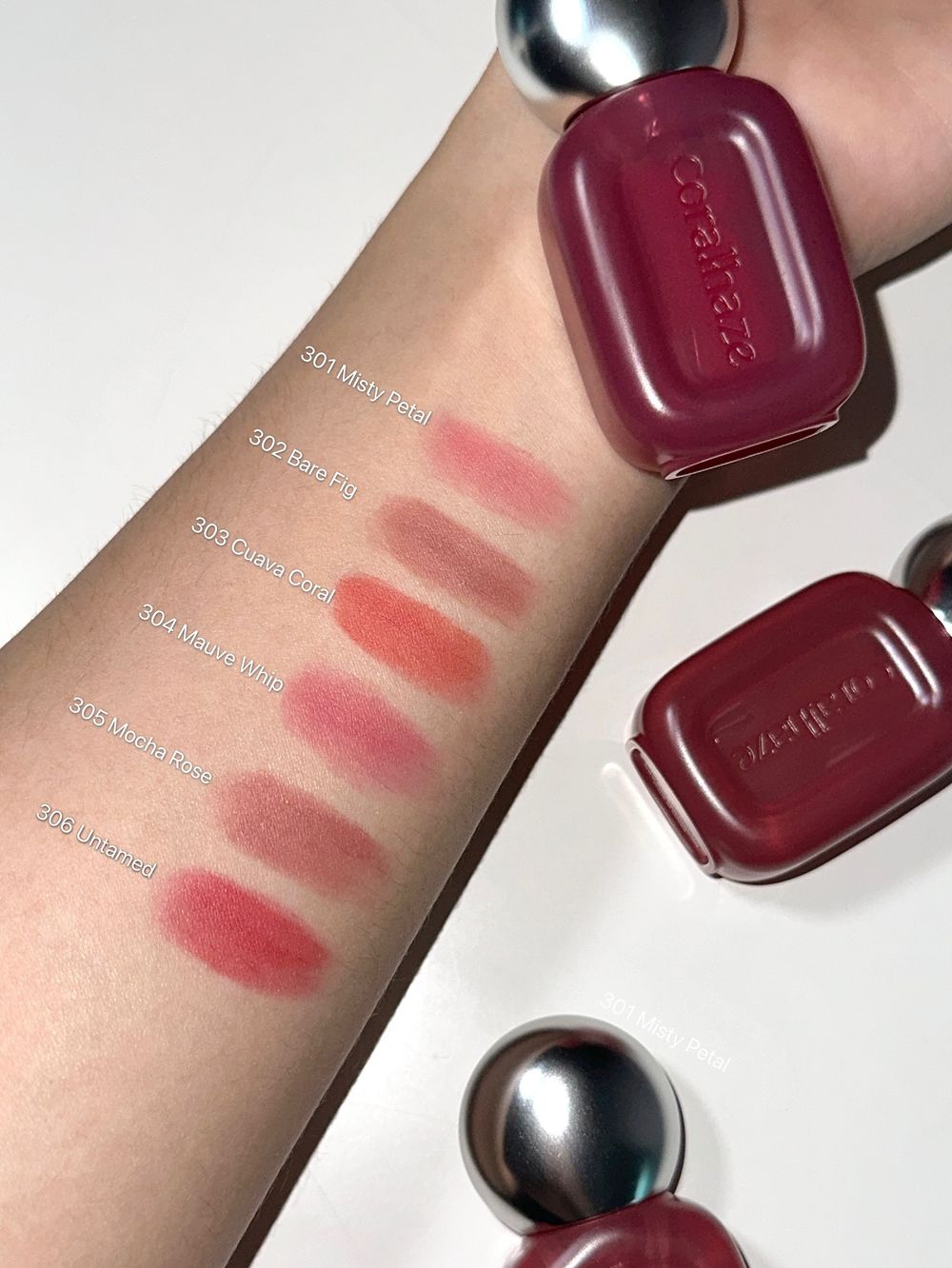 鎖頭唇釉出新招？！韓女瘋搶「熊熊唇釉吊飾」回歸，秋冬必擁有花瓣絲絨唇釉，TXT崔杋圭同款無花果奶茶色、太顯白！-16