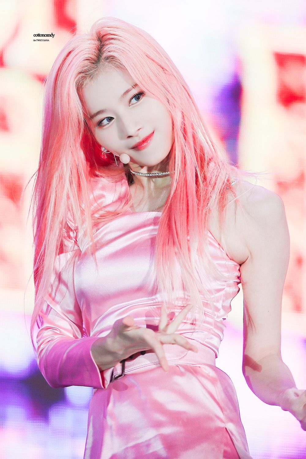 網評6位換髮色就上熱搜的KPOP女偶像！IU藍髮太仙、Karina、舒華金髮太像洋娃娃！-8