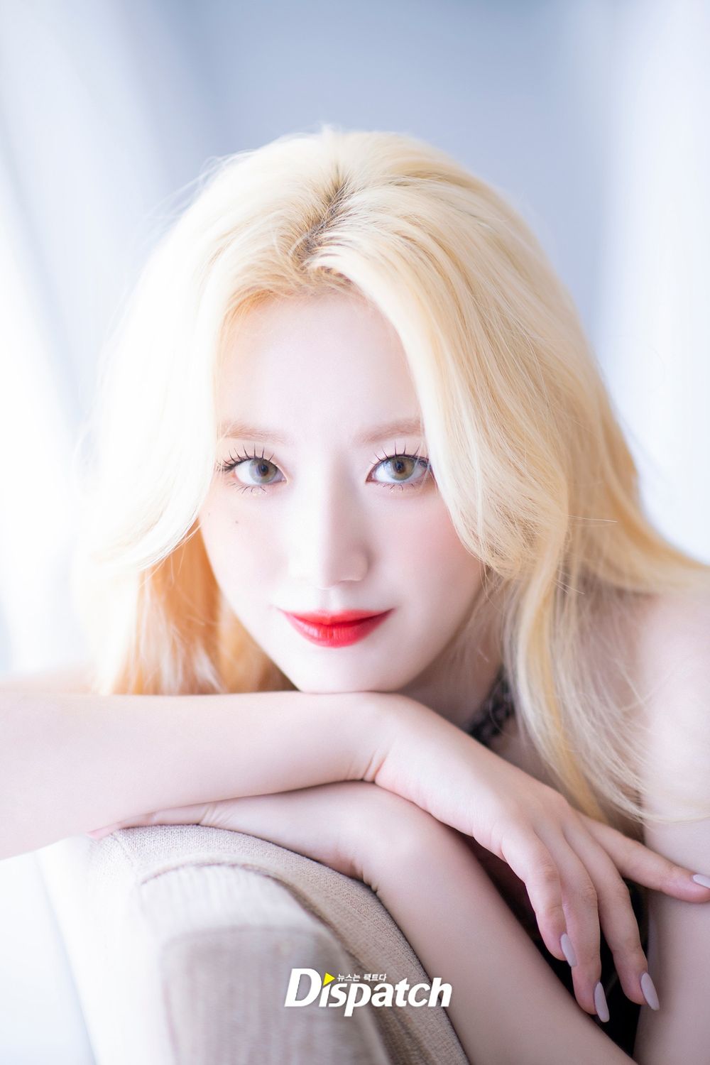 網評6位換髮色就上熱搜的KPOP女偶像！IU藍髮太仙、Karina、舒華金髮太像洋娃娃！-10